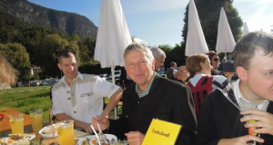 10449921_846096678755989_8365738354600346638_n